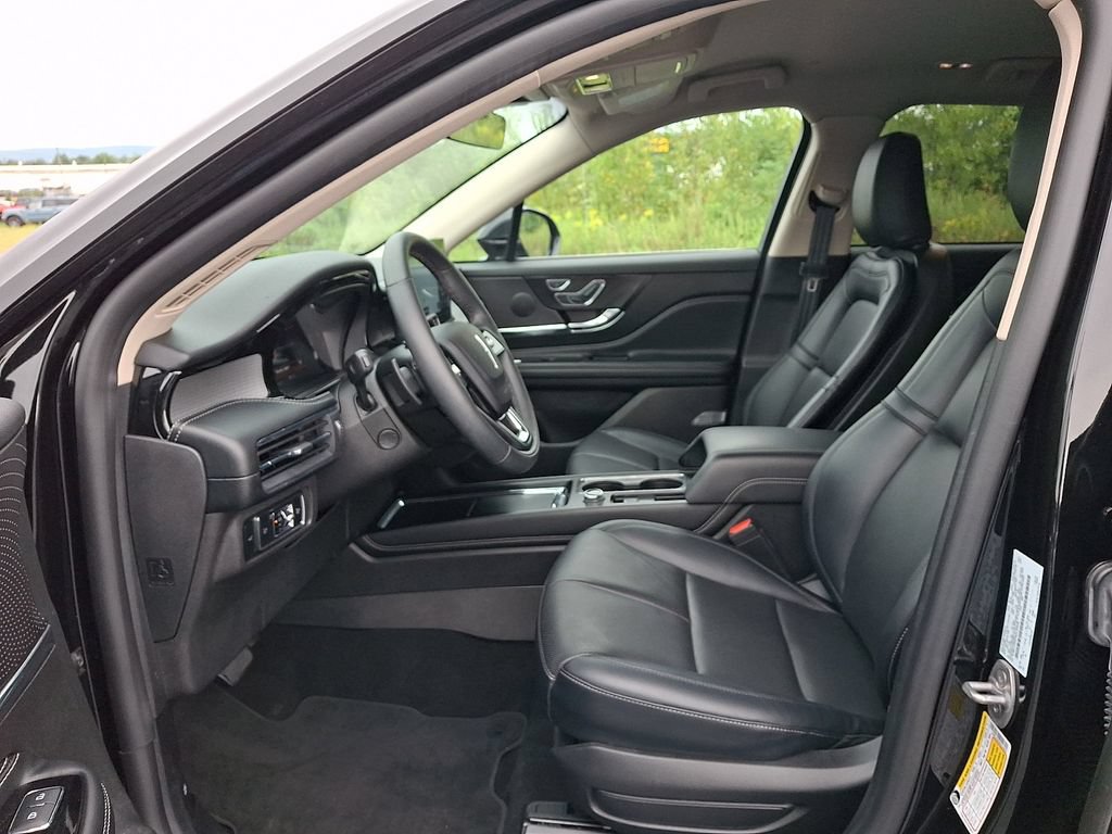 Certified 2024 Lincoln Corsair AWD w/ Equipment Group 101A image 13