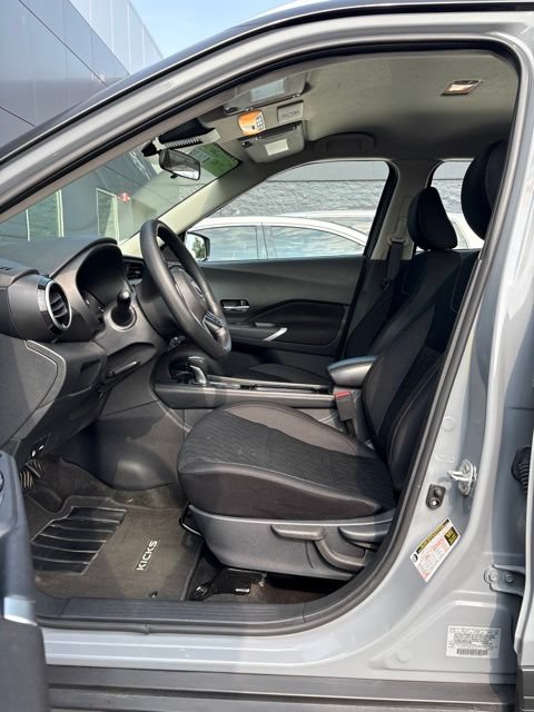 Used 2024 Nissan Kicks SV FWD image 5
