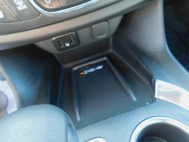 Used 2023 Chevrolet Traverse LT image 33