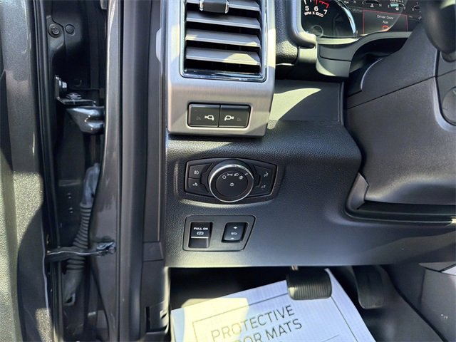 Used 2018 Ford F150 Platinum w/ Equipment Group 701A Luxury image 16