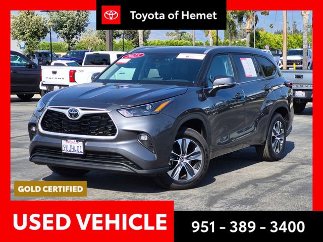 Used 2025 Toyota Highlander XLE FWD image 1