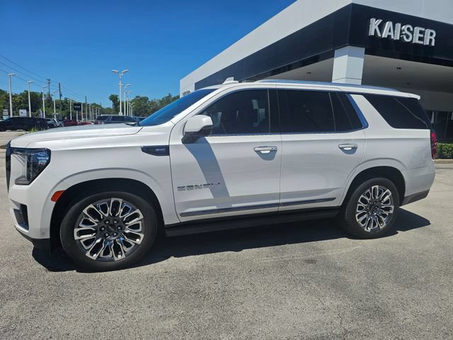 Used 2023 GMC Yukon Denali Ultimate AWD/4WD image 2