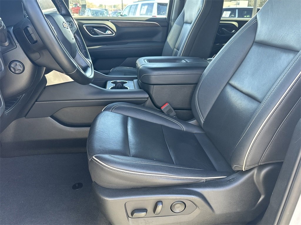 Used 2023 Chevrolet Suburban Premier image 15