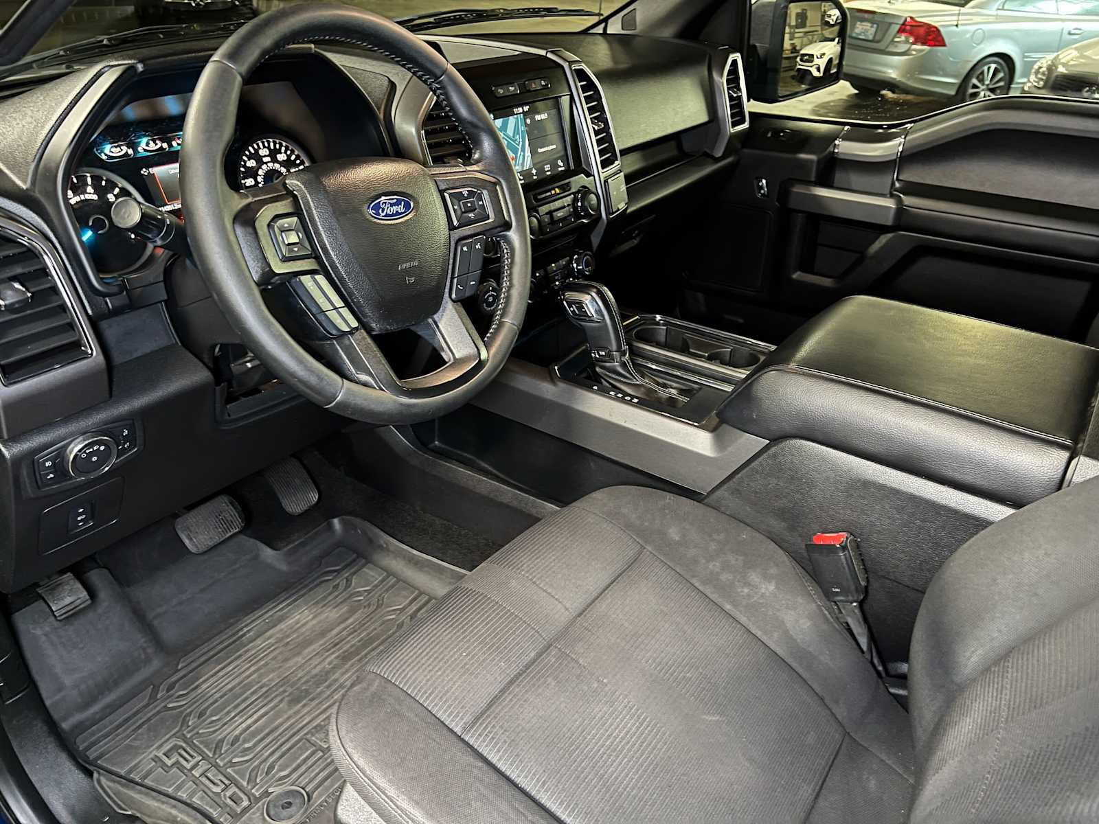 Used 2017 Ford F150 XLT w/ Equipment Group 302A Luxury AWD/4WD image 28