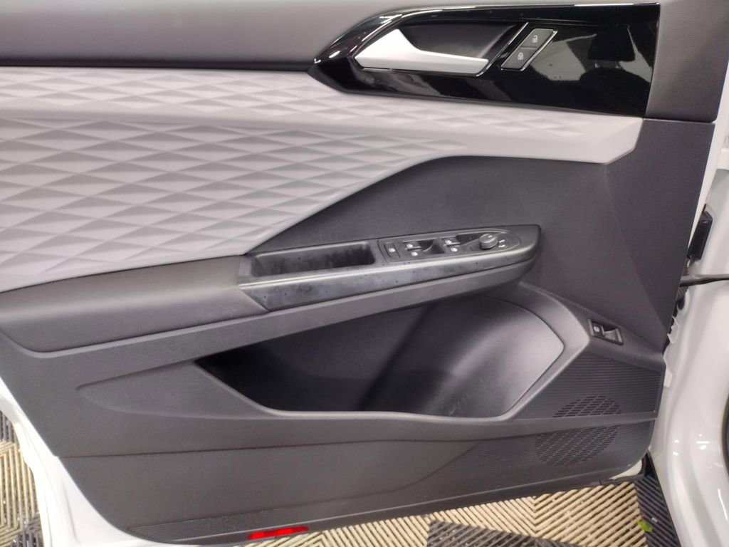 Certified 2022 Volkswagen Taos S w/ IQ Drive S Package image 17