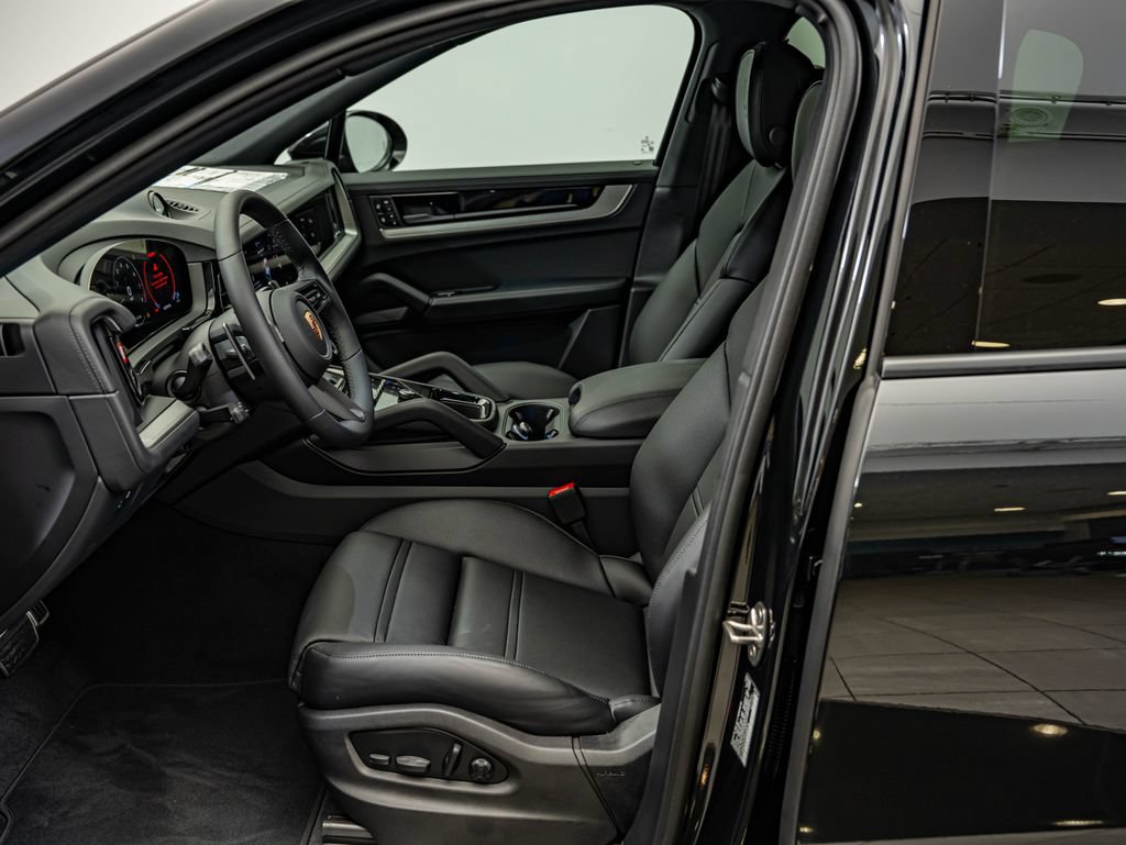 New 2026 Porsche Cayenne Coupe AWD/4WD image 5