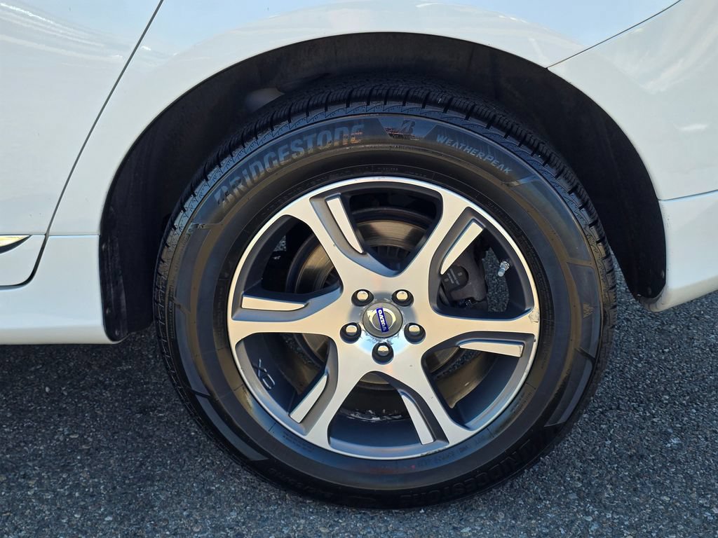 Used 2014 Volvo XC60 T6 AWD/4WD image 9