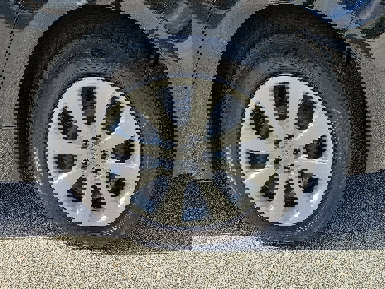 Used 2024 Toyota Corolla LE image 5