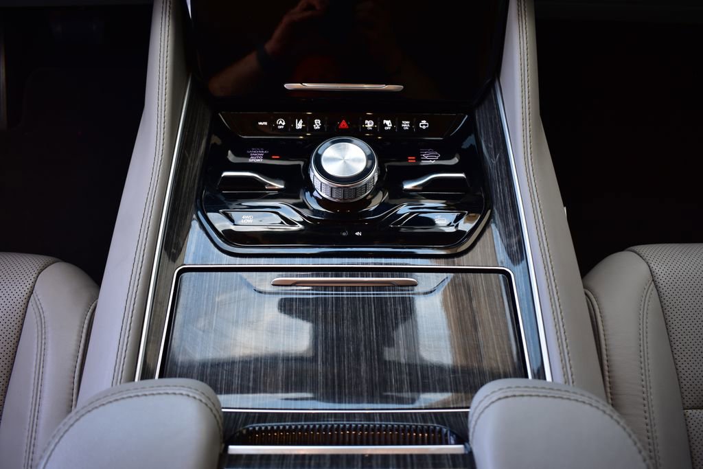 Used 2022 Jeep Wagoneer Series III w/ Premium Group I image 43