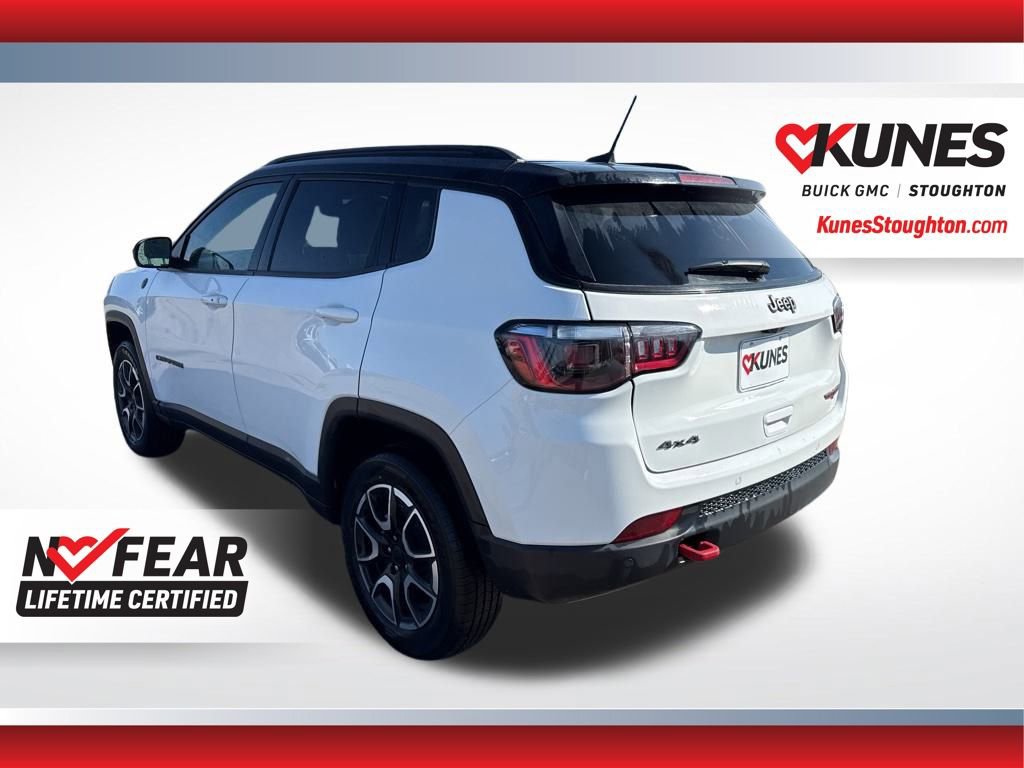 Used 2024 Jeep Compass Trailhawk image 10