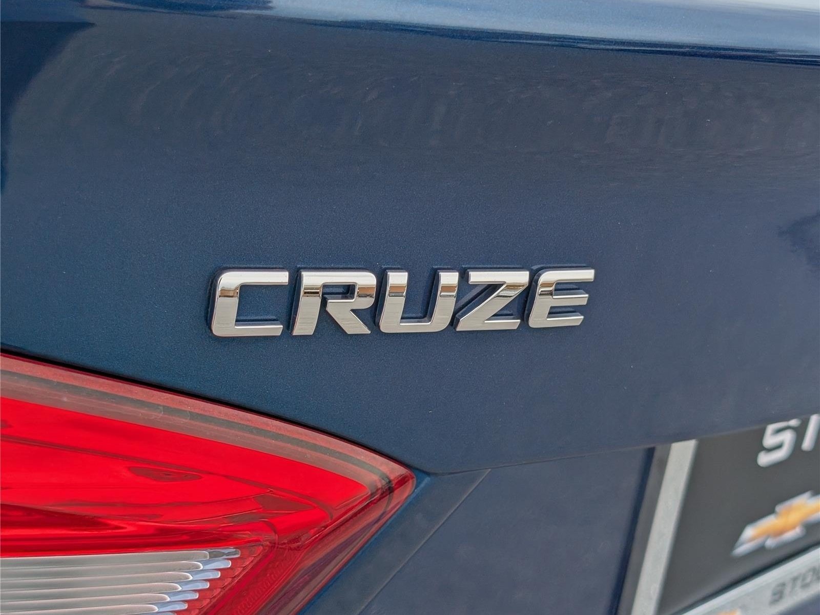 Used 2019 Chevrolet Cruze LT w/ Convenience Package FWD image 9