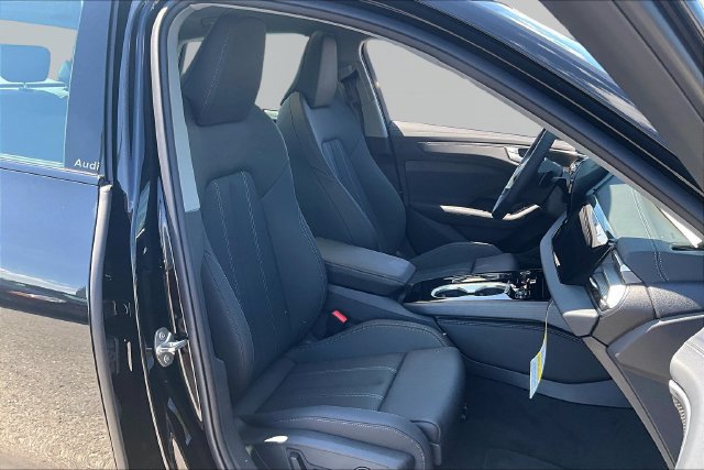 New 2026 Audi A6 Premium Plus AWD/4WD image 7