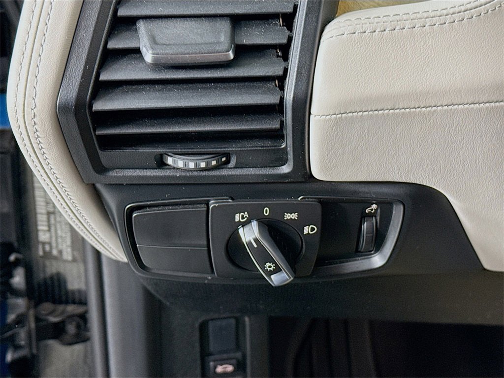 Used 2018 BMW i3 image 11