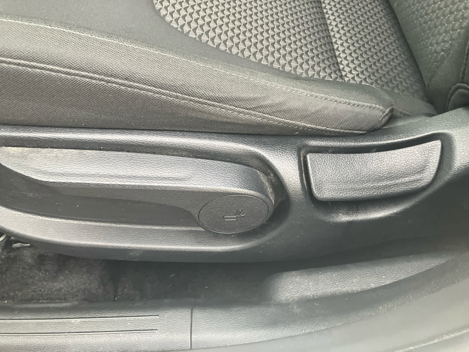 Used 2023 Kia Sportage LX image 11