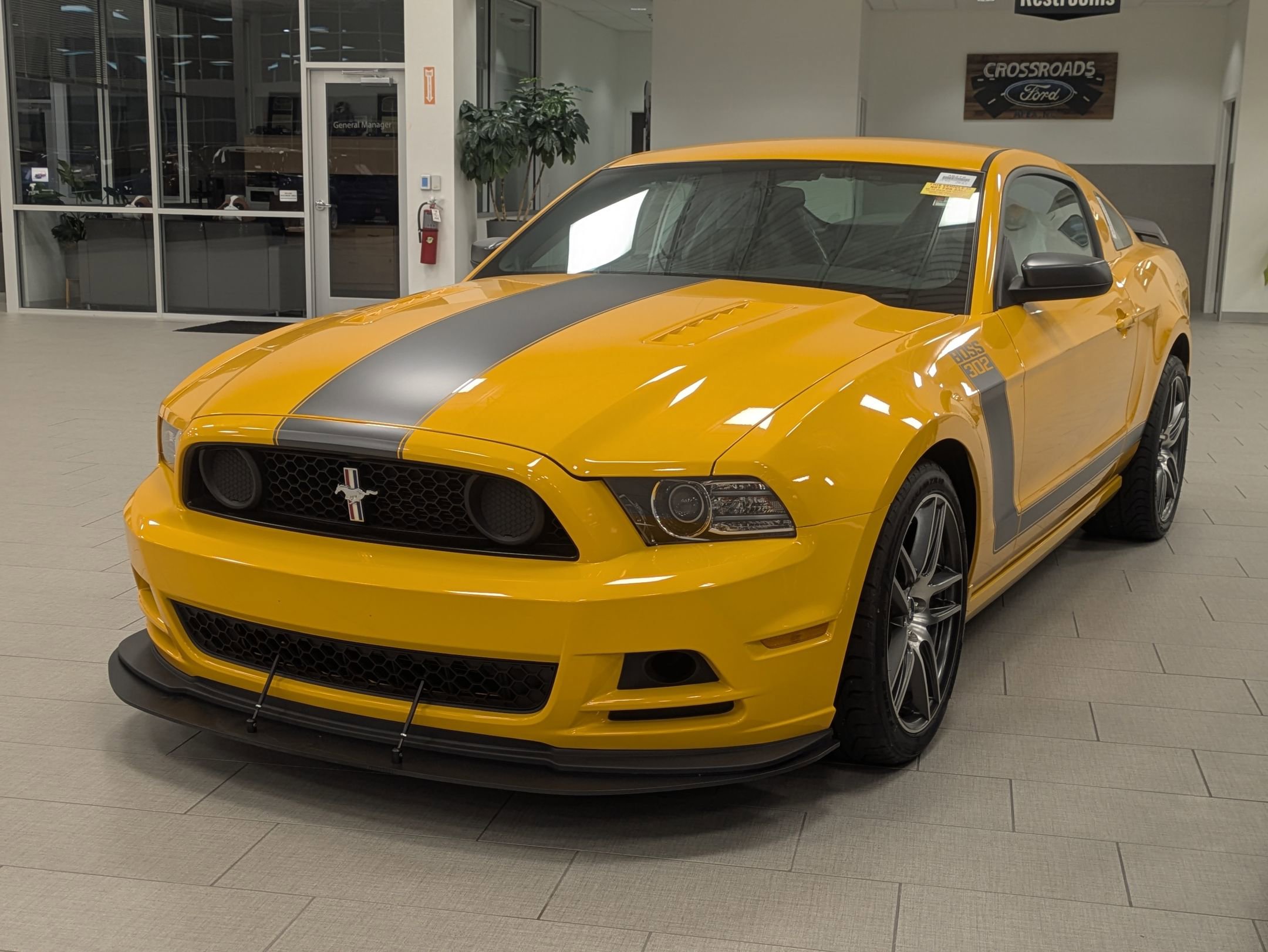 Used 2013 Ford Mustang Boss 302 RWD image 8