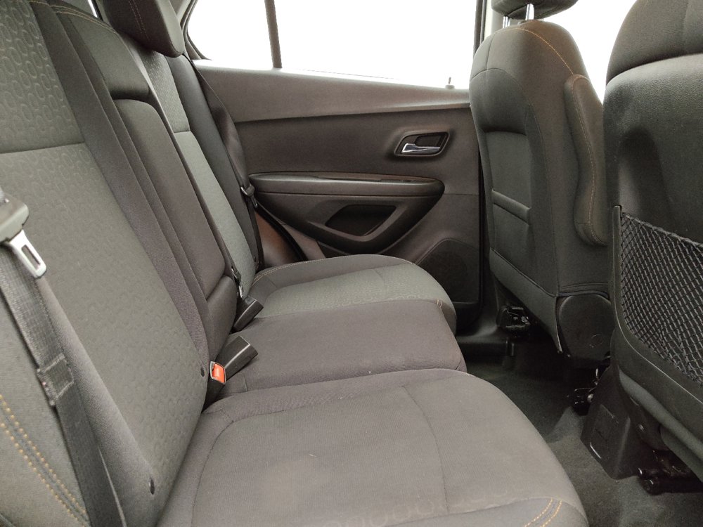 Used 2020 Chevrolet Trax LS FWD image 19