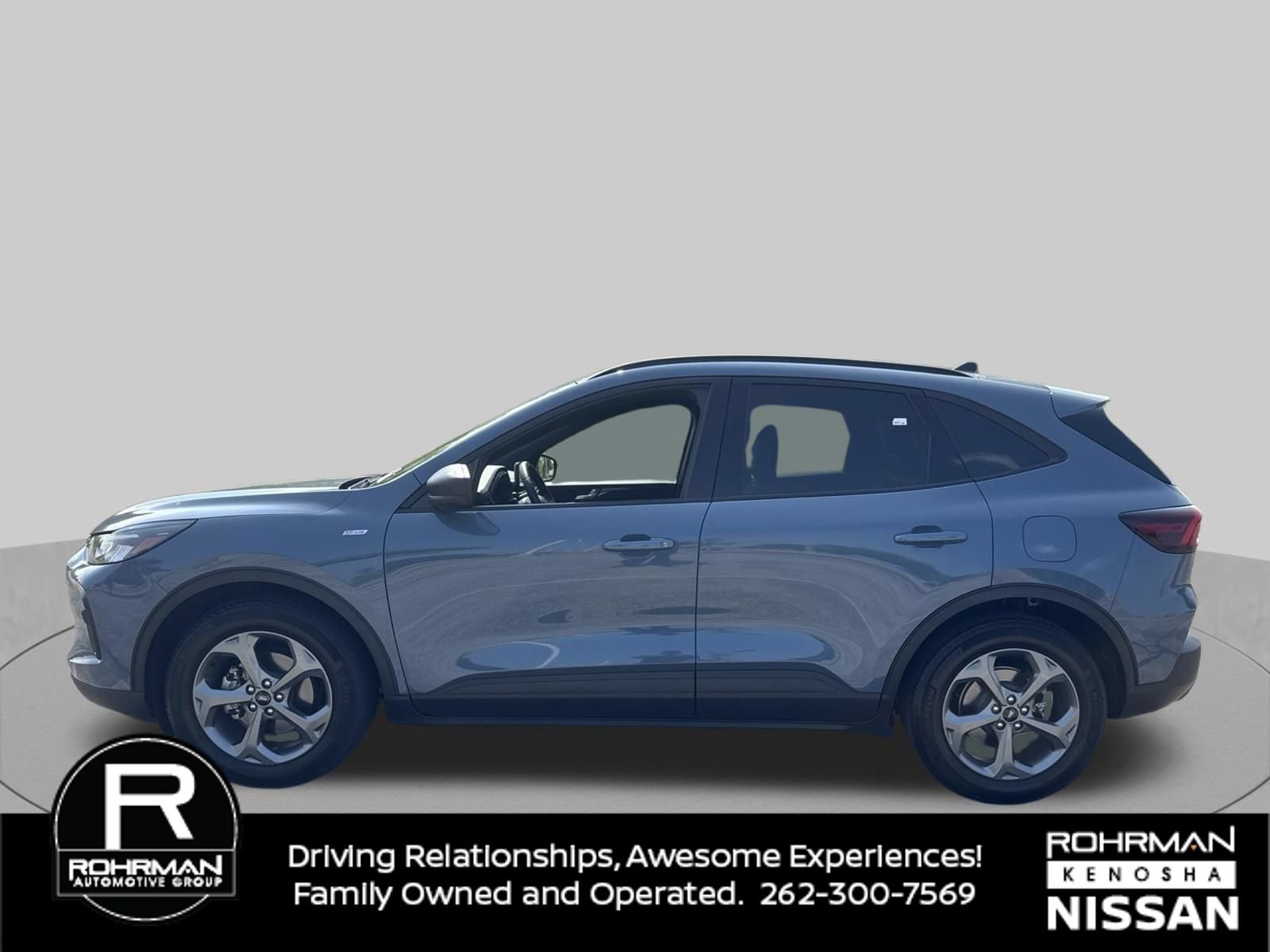 Used 2025 Ford Escape ST-Line FWD image 2