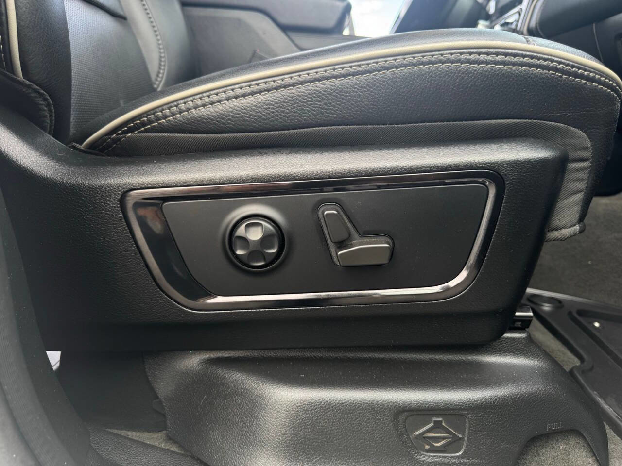 Used 2022 RAM 1500 Limited w/ Body-Colour Bumper Group image 34