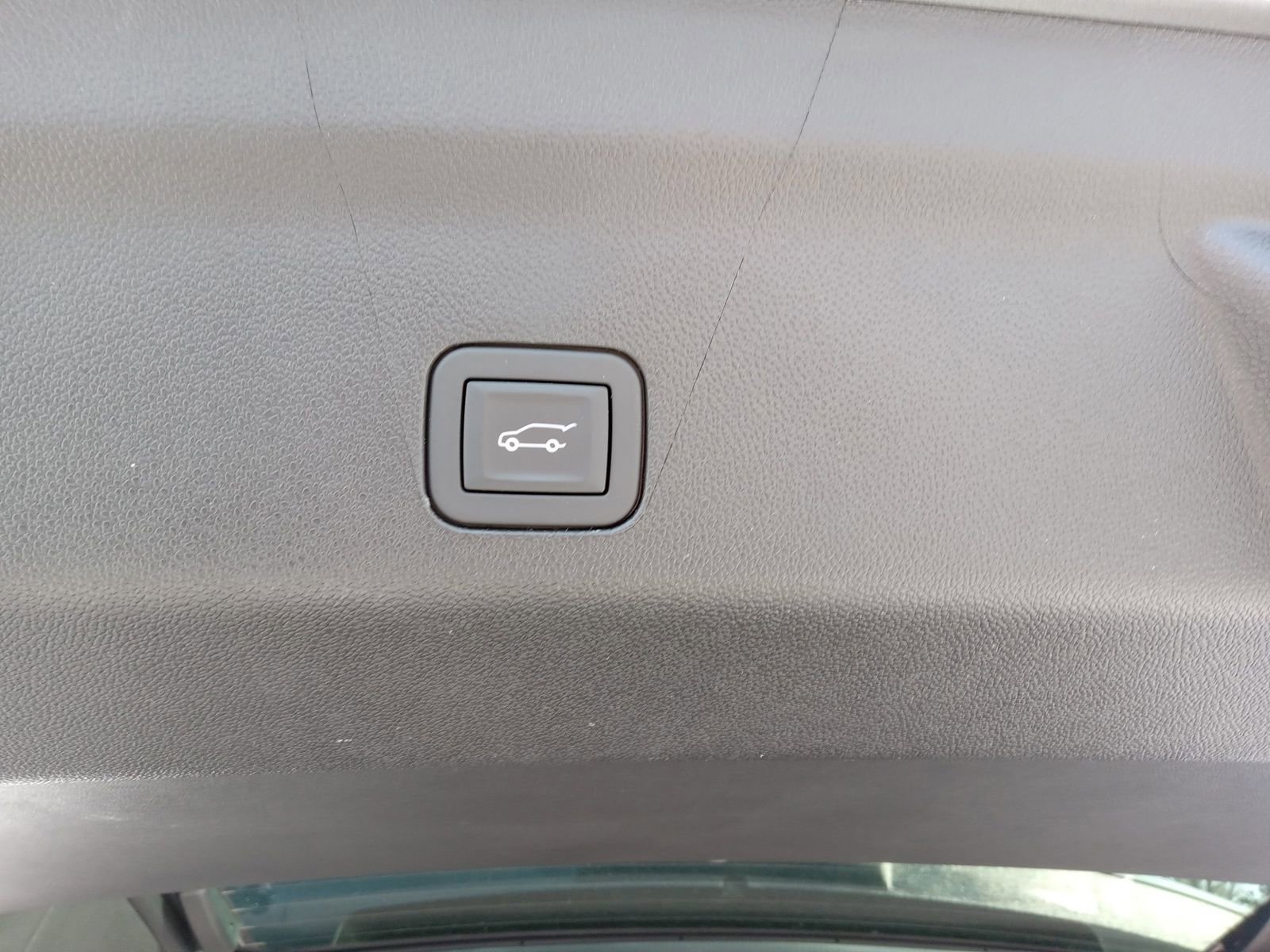 Used 2025 Cadillac Escalade Sport Platinum w/ LPO, ONYX Package image 28