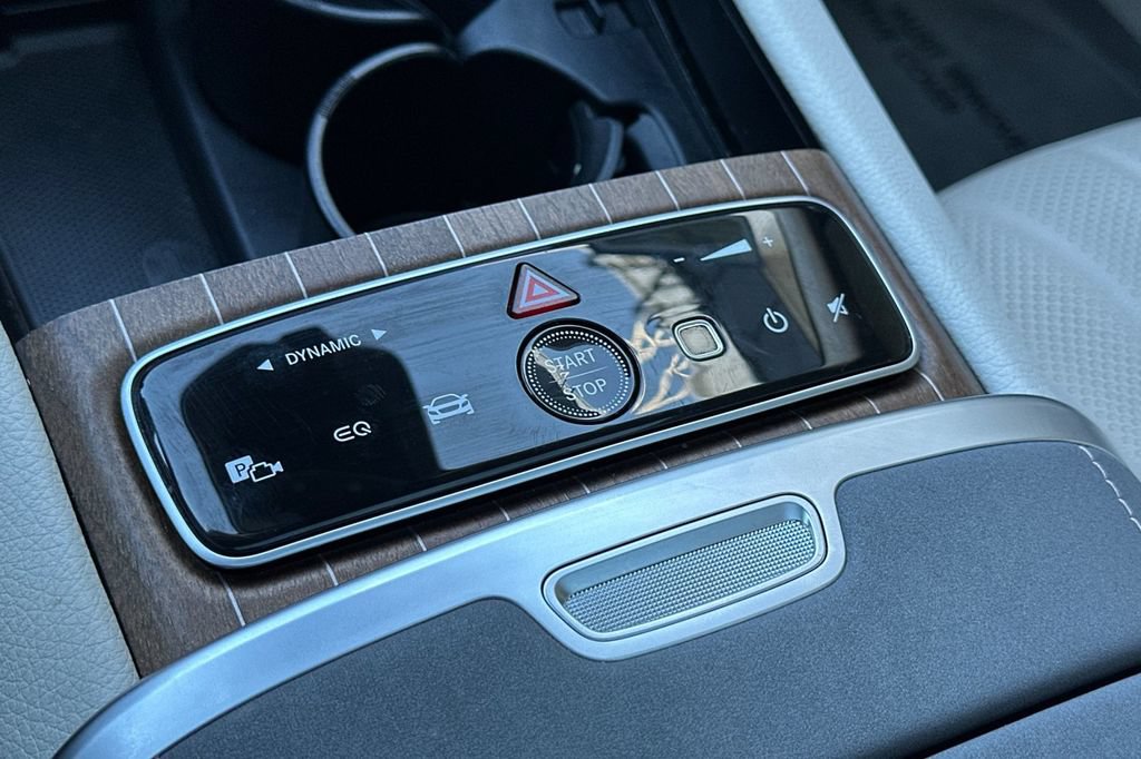 Used 2022 Mercedes-Benz EQS 580 4MATIC Sedan image 22
