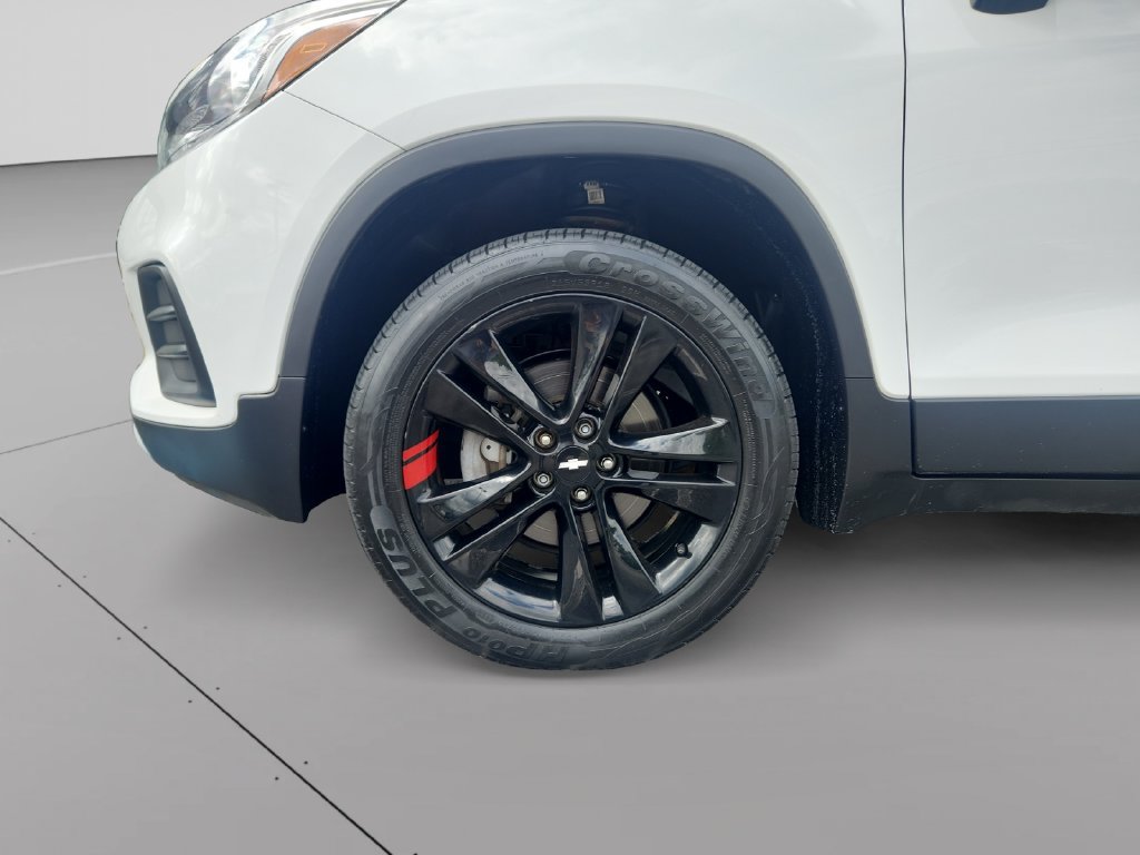 Used 2020 Chevrolet Trax LT w/ Sun & Sound Package AWD/4WD image 9