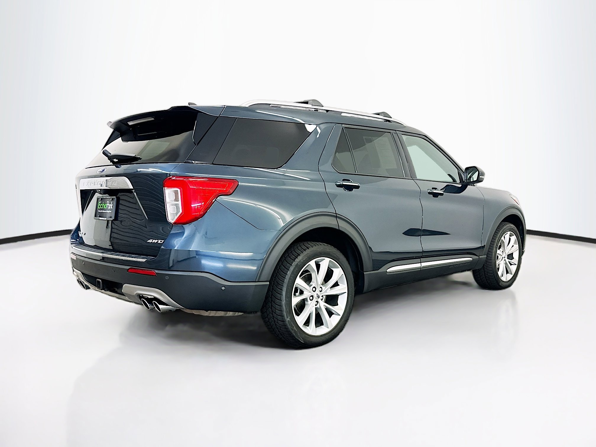 Used 2023 Ford Explorer Platinum w/ Technology Package AWD/4WD image 9
