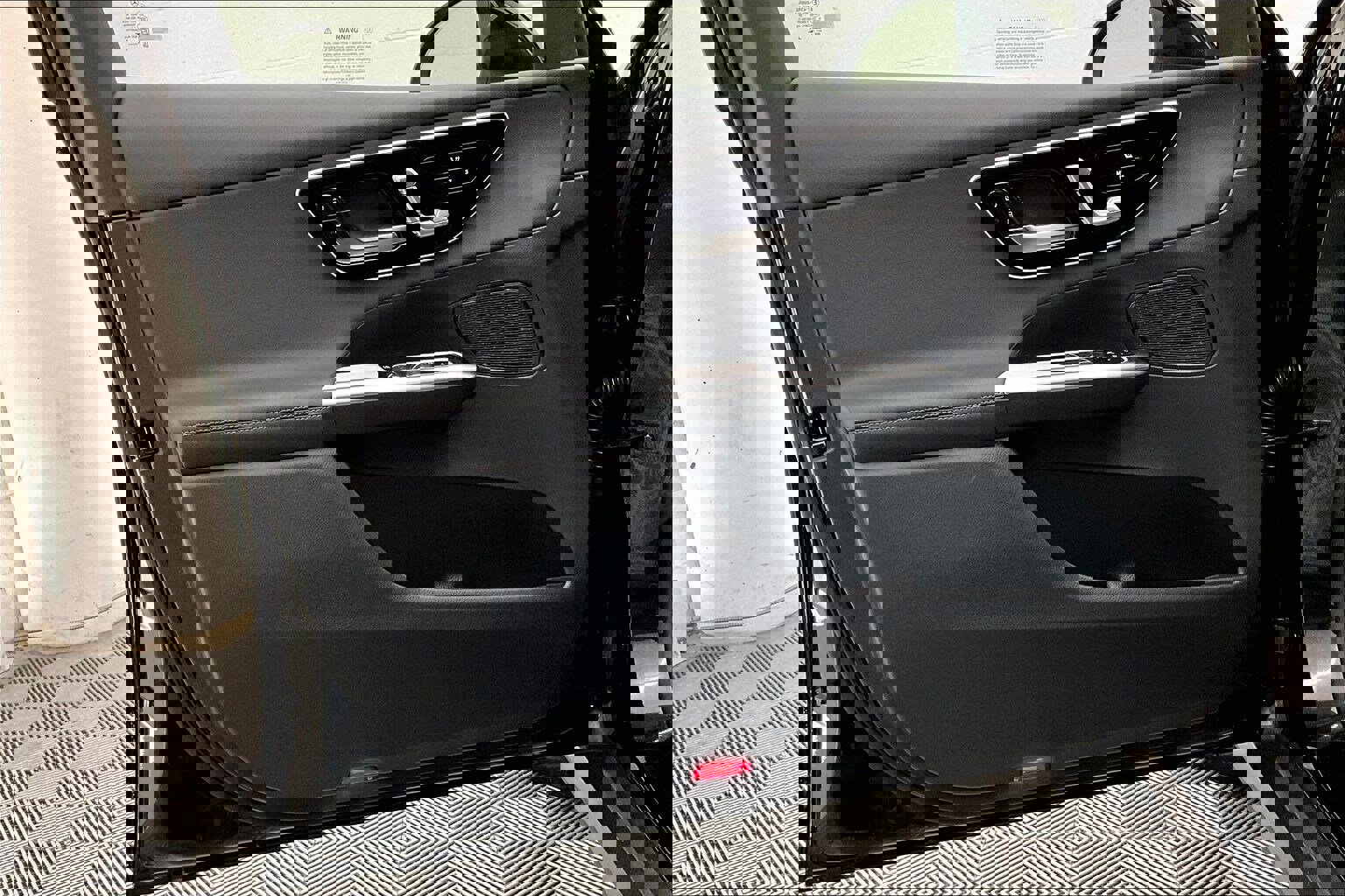 Used 2026 Mercedes-Benz GLC 300 image 24