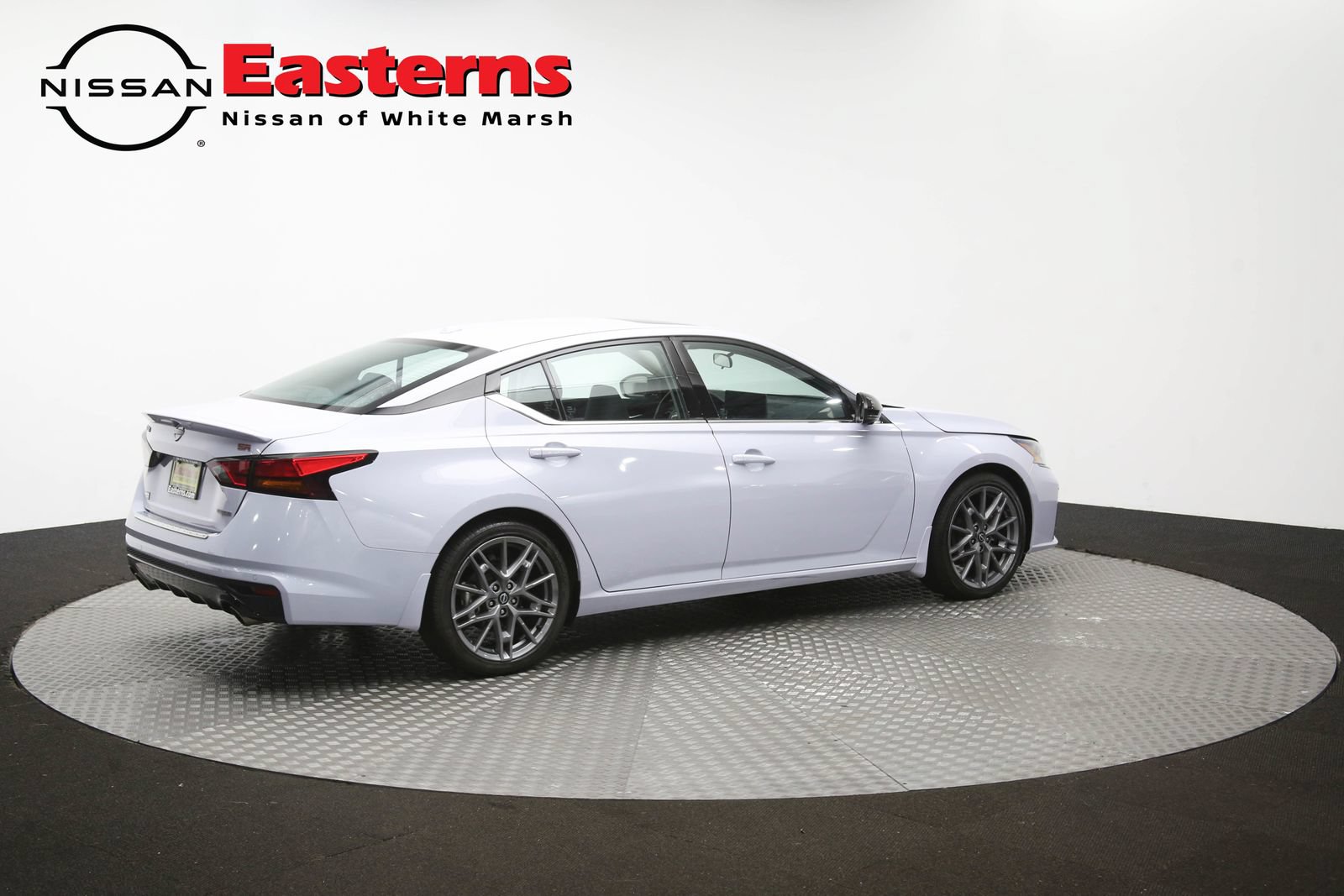 Used 2023 Nissan Altima 2.0 SR FWD image 41