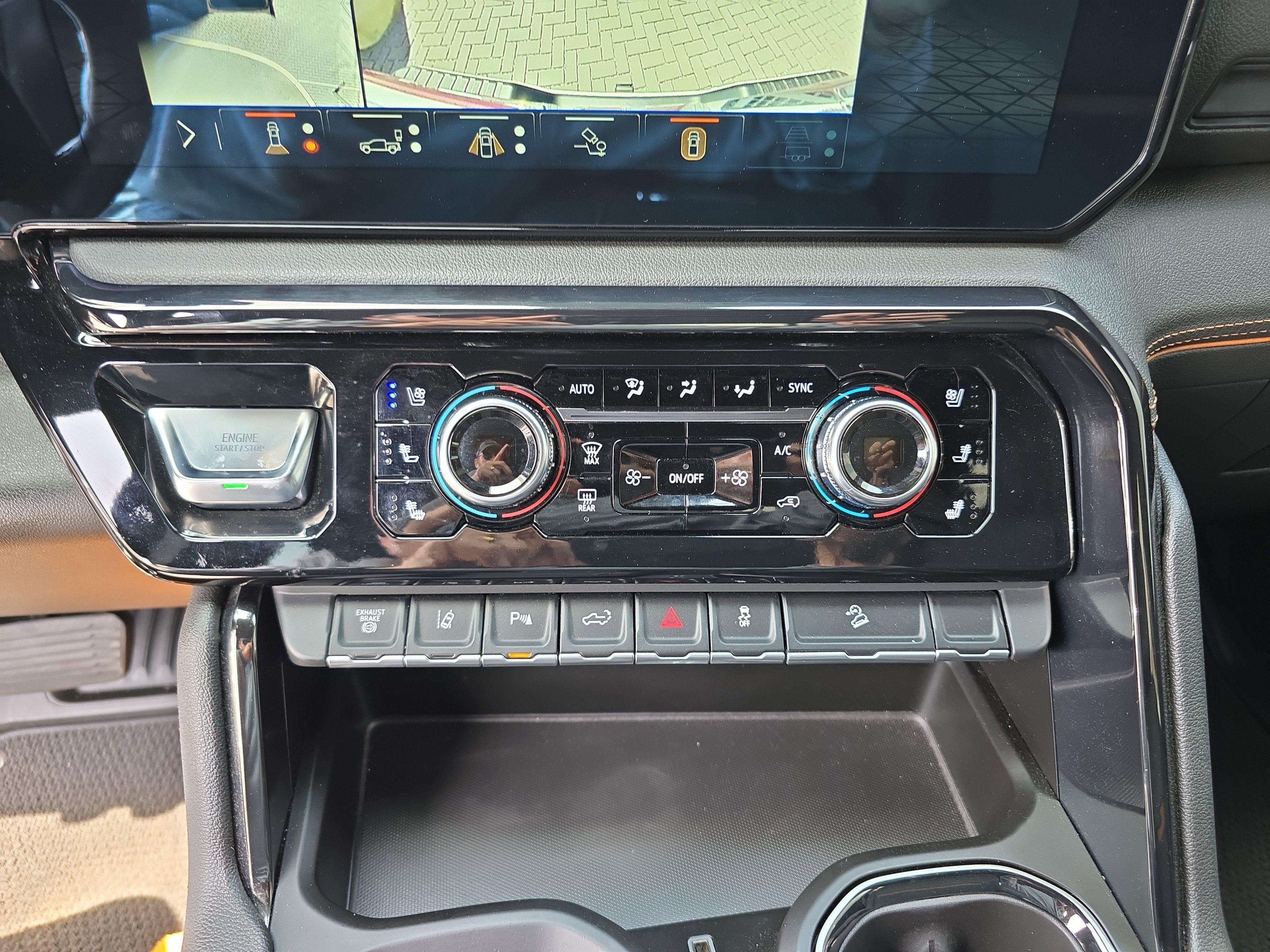 Used 2024 GMC Sierra 2500 AT4 w/ AT4 Premium Plus Package image 27