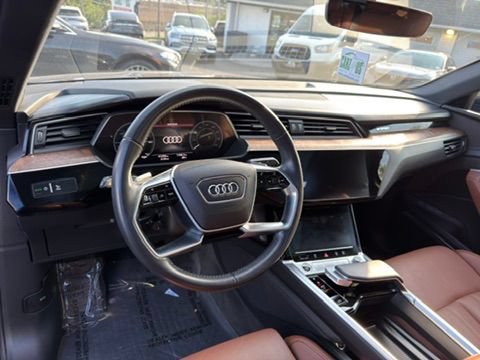 Used 2021 Audi e-tron Prestige w/ Prestige Package AWD/4WD image 15