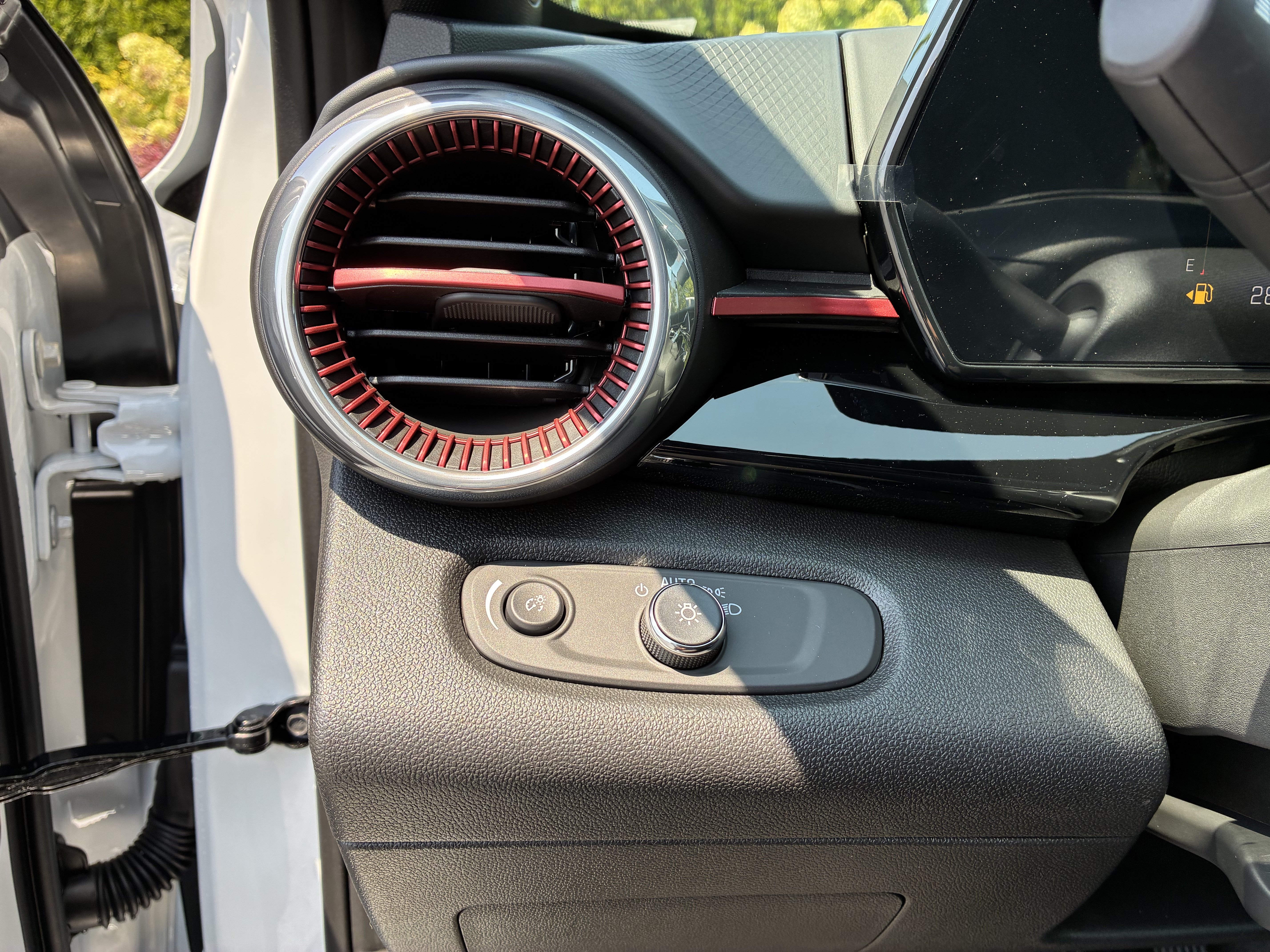 New 2026 Chevrolet Trax RS w/ Driver Confidence Package FWD image 26