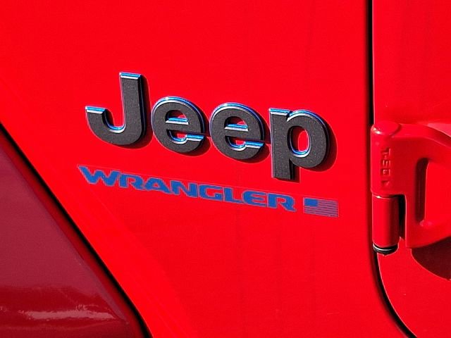 Used 2025 Jeep Wrangler Unlimited Sahara w/ Safety Group image 32