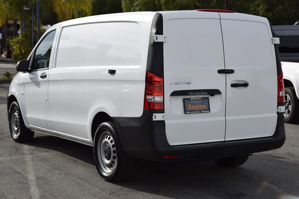 Used 2023 Mercedes-Benz Metris image 4
