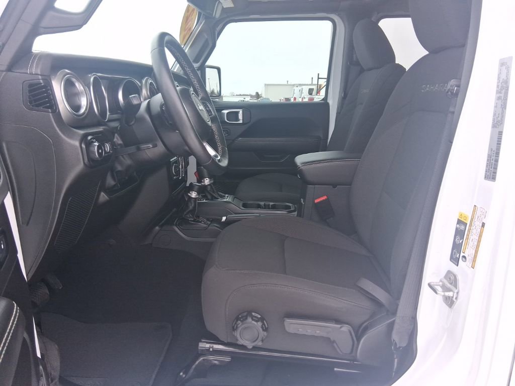 Used 2023 Jeep Wrangler Sahara w/ Cold Weather Group image 15