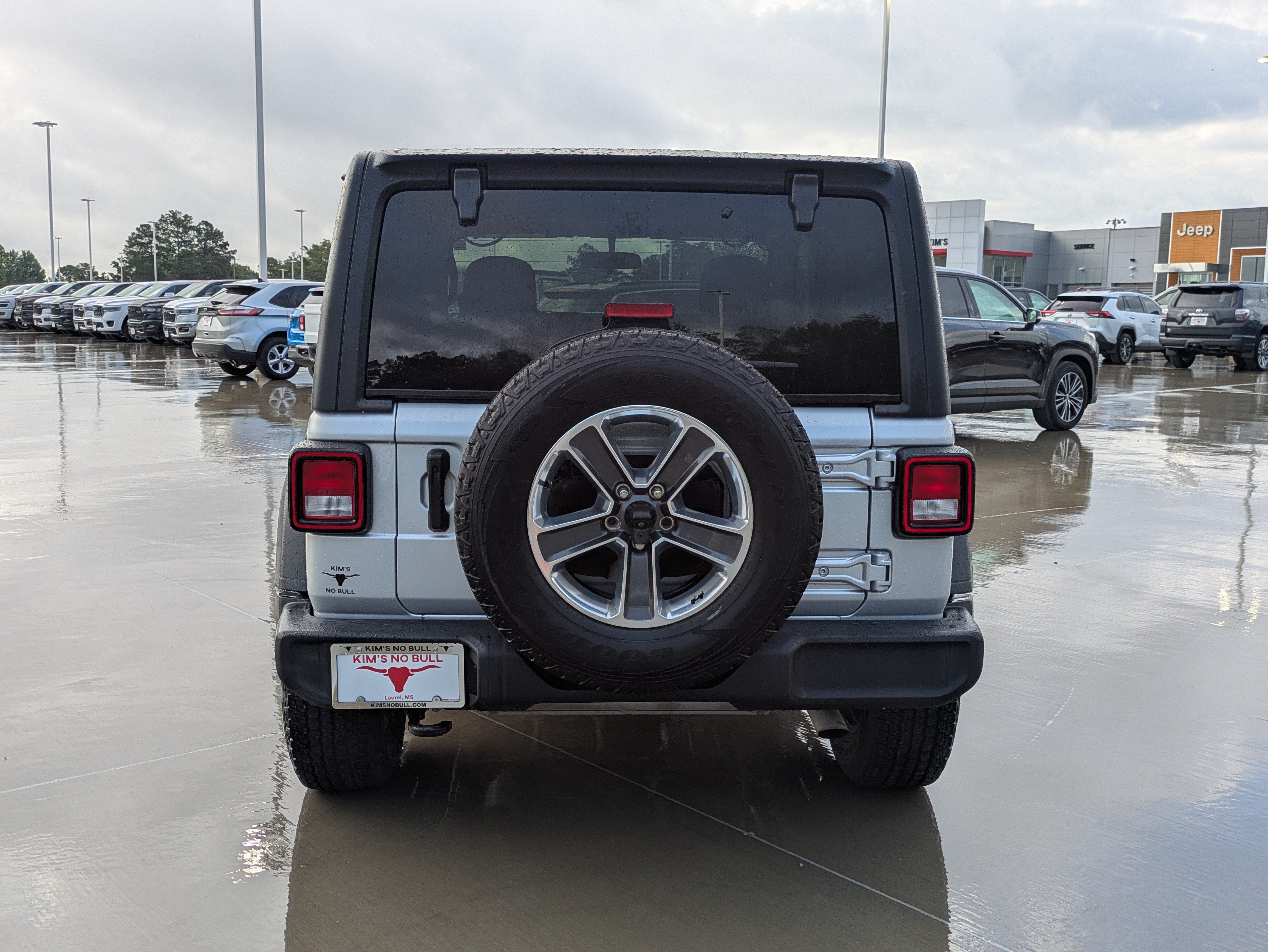Used 2023 Jeep Wrangler Sport AWD/4WD image 4