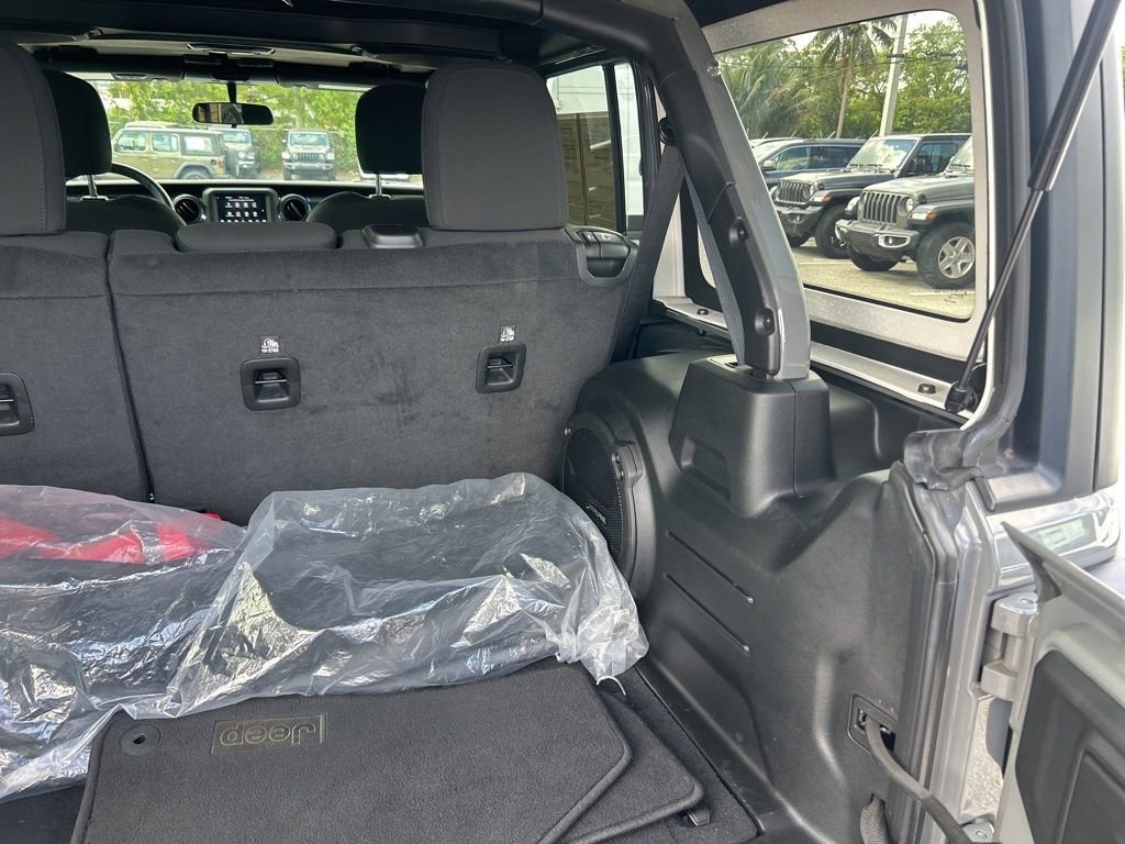 Used 2022 Jeep Wrangler Unlimited Sport image 31
