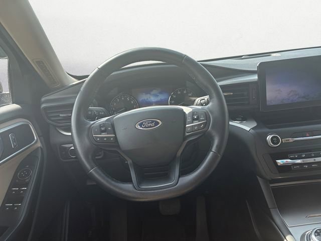 Used 2020 Ford Explorer XLT image 12