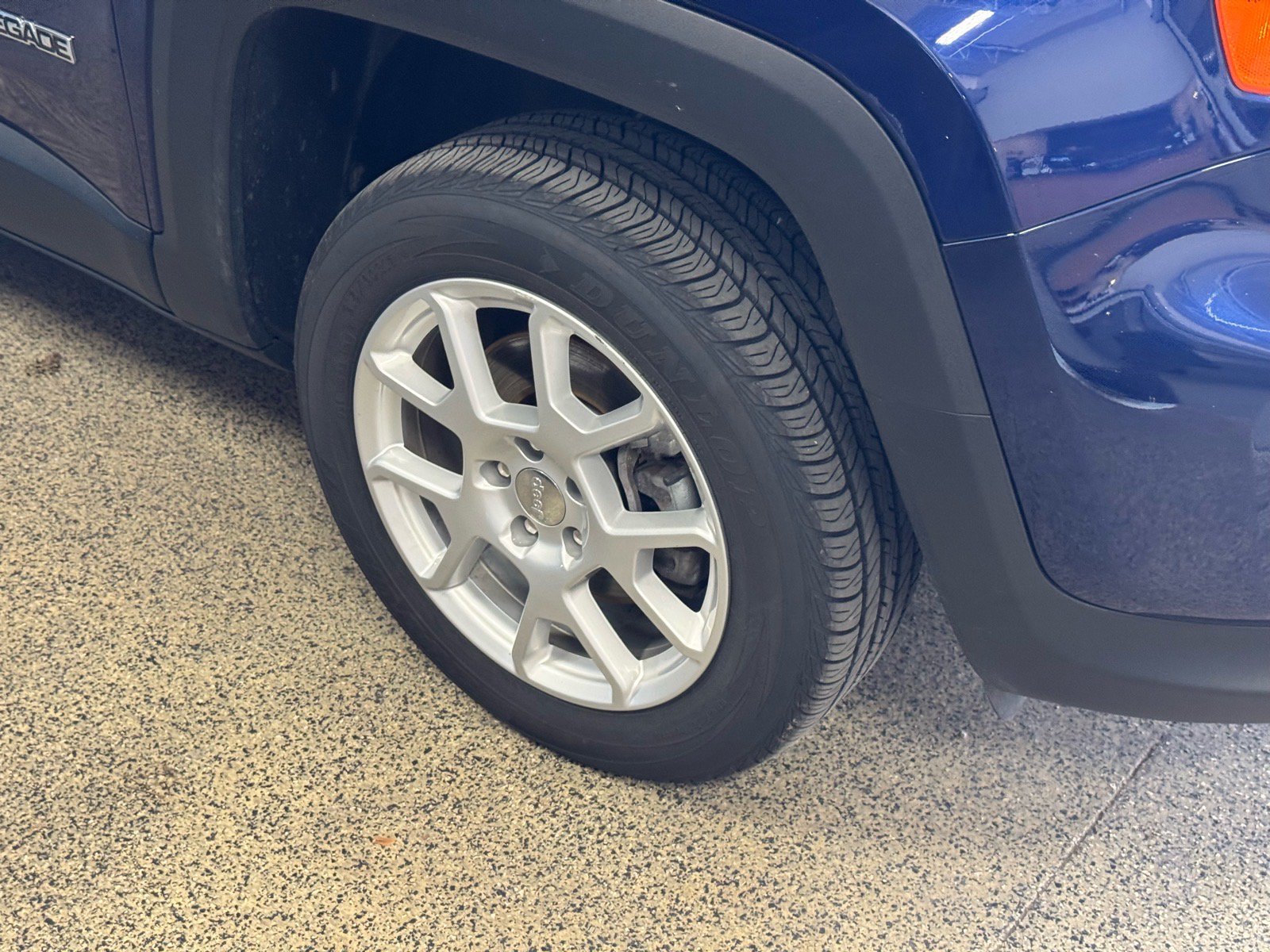 Used 2019 Jeep Renegade Latitude w/ Cold Weather Group AWD/4WD image 4