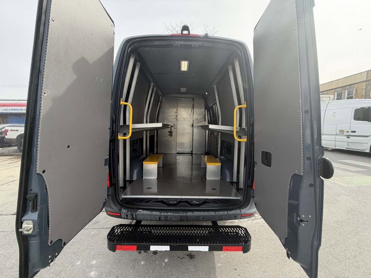 Used 2019 Mercedes-Benz Sprinter 144 image 14