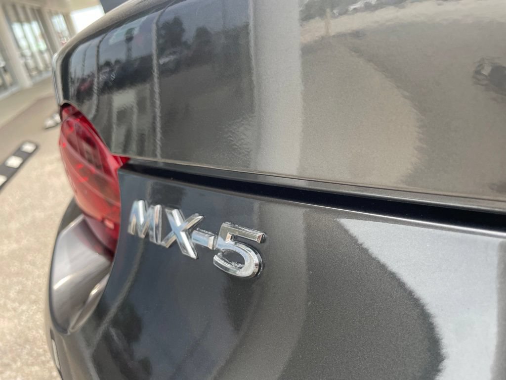 Used 2022 MAZDA MX-5 Miata RF Grand Touring RWD image 14