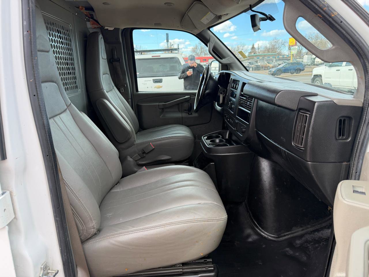 Used 2018 Chevrolet Express 2500 Extended w/ Driver Convenience Package image 26