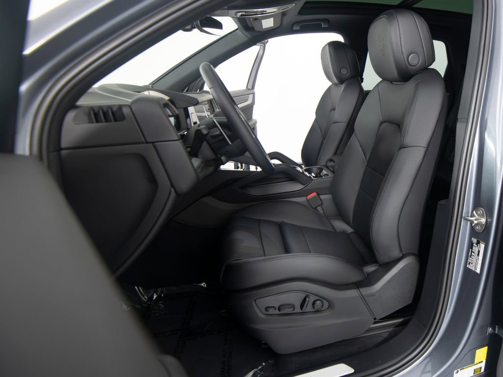 New 2026 Porsche Cayenne AWD/4WD image 5