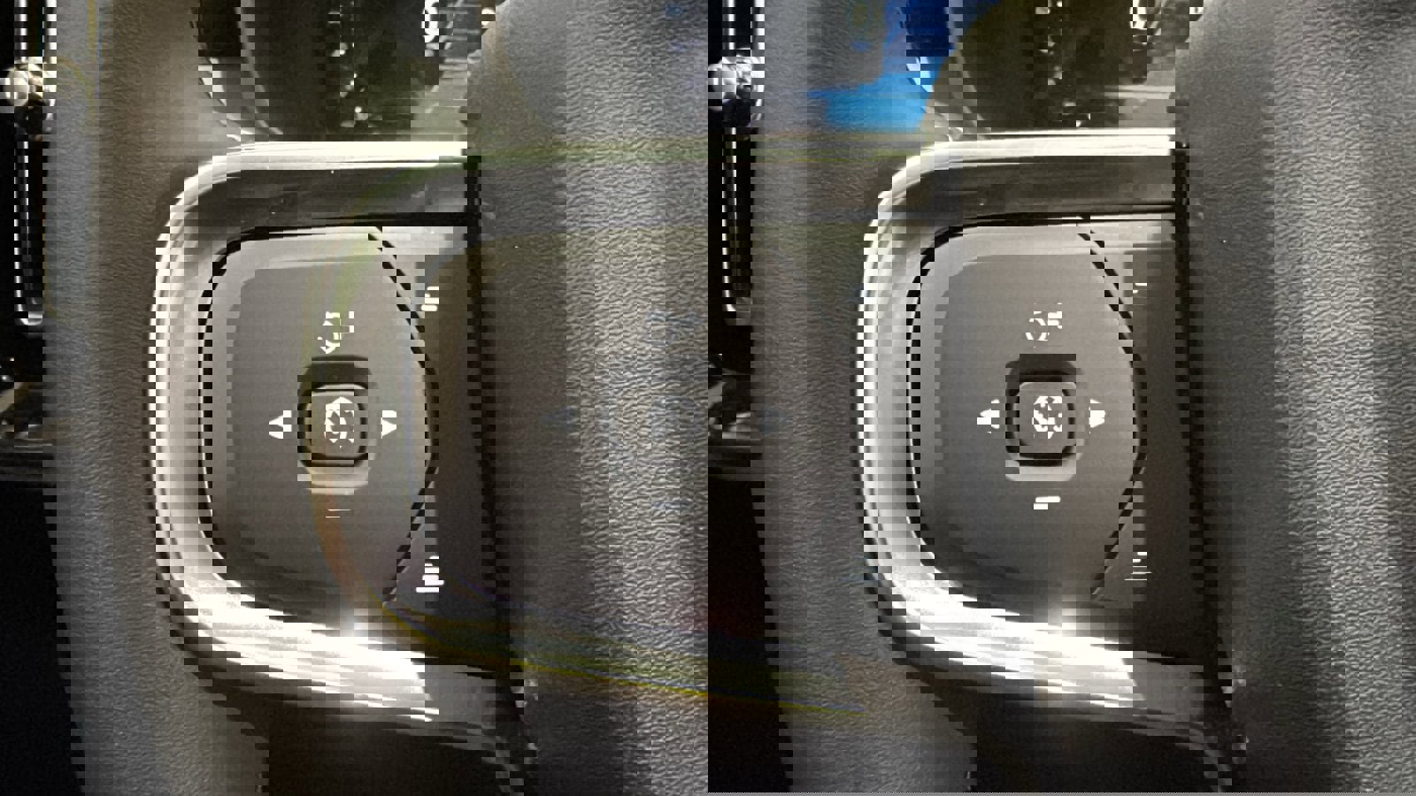 Used 2026 Volvo XC40 B5 Ultra w/ Protection Package Premier image 13