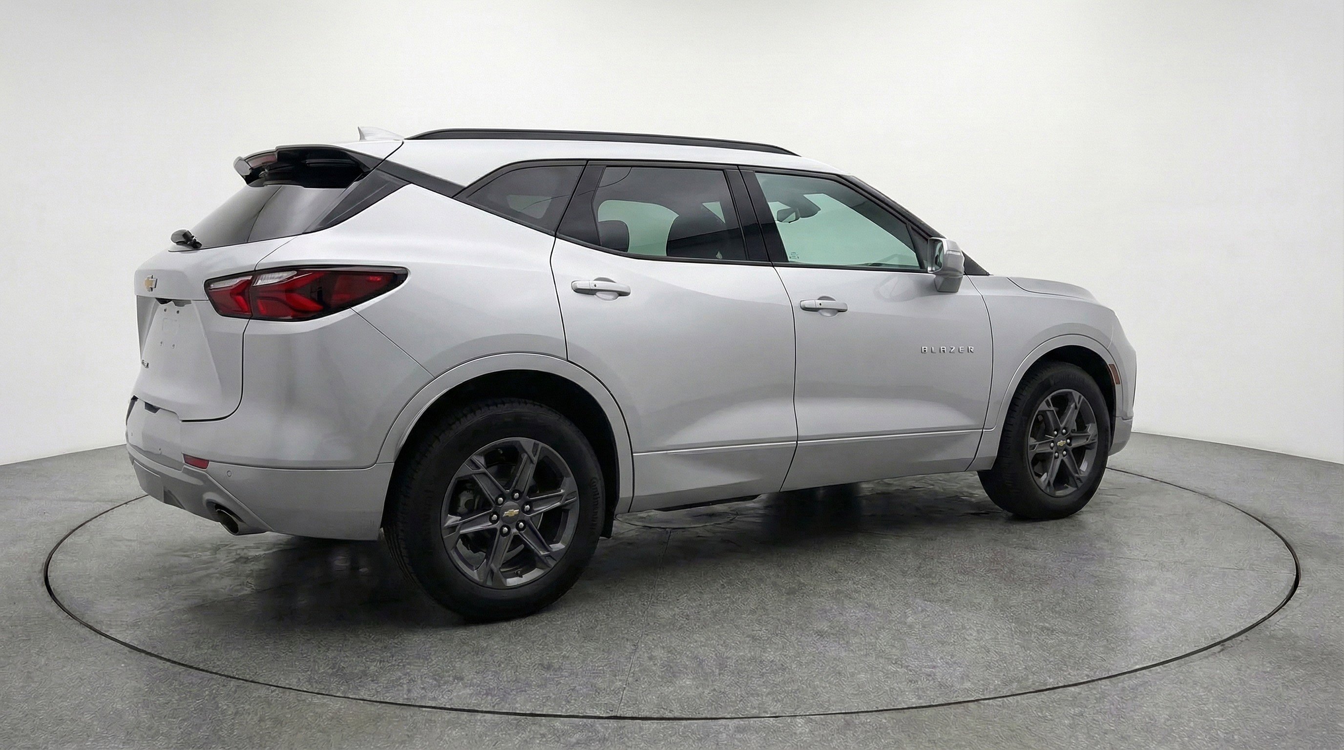 Used 2025 Chevrolet Blazer LT FWD image 9