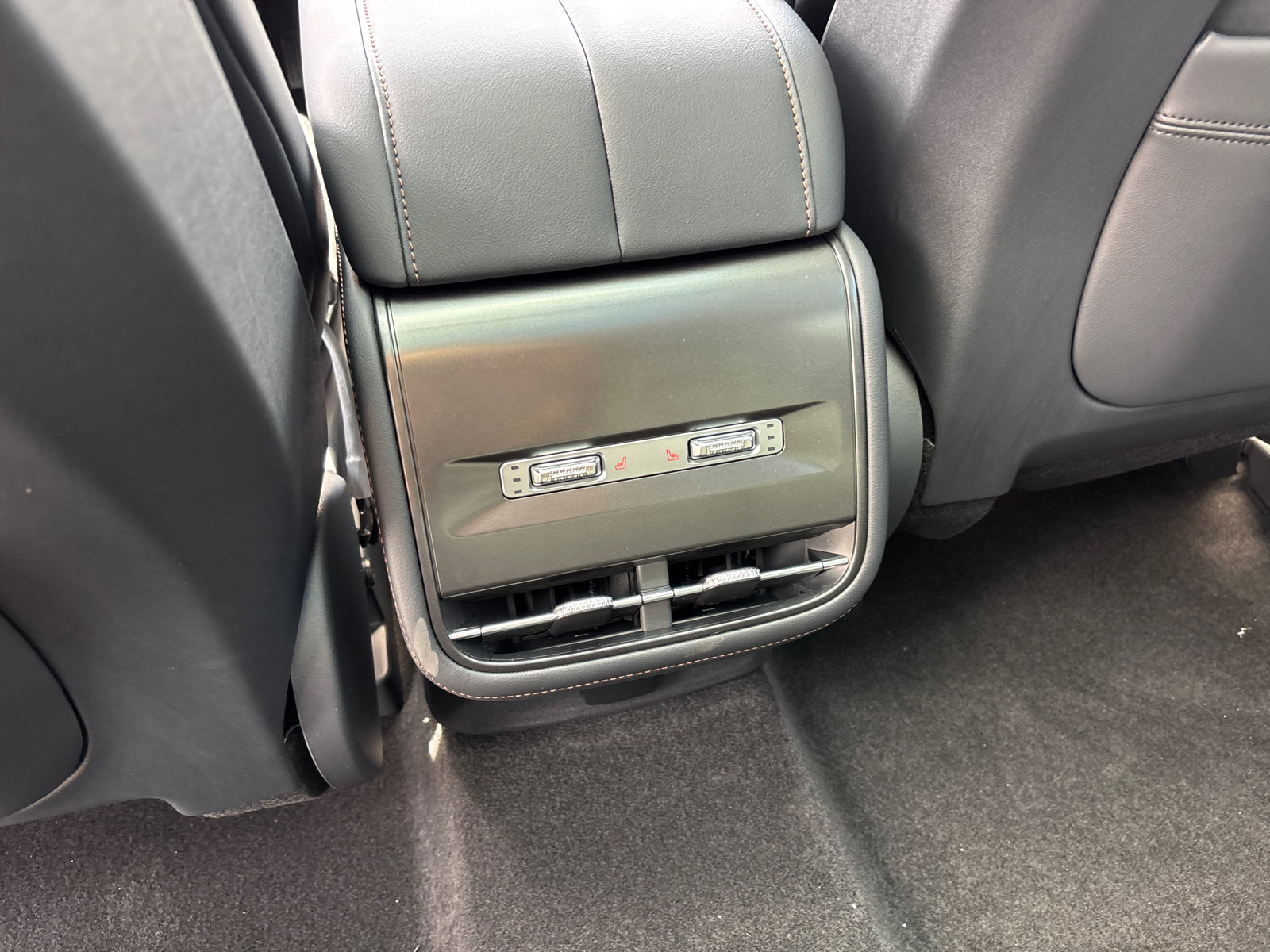 New 2026 Lincoln Nautilus Reserve AWD/4WD image 32