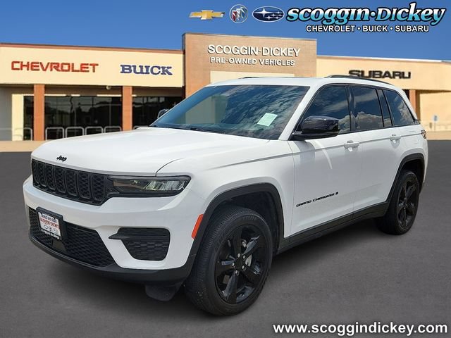 Used 2022 Jeep Grand Cherokee Altitude AWD/4WD image 1
