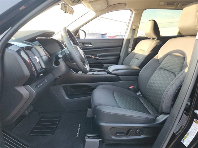 Certified 2022 Nissan Pathfinder SV image 9