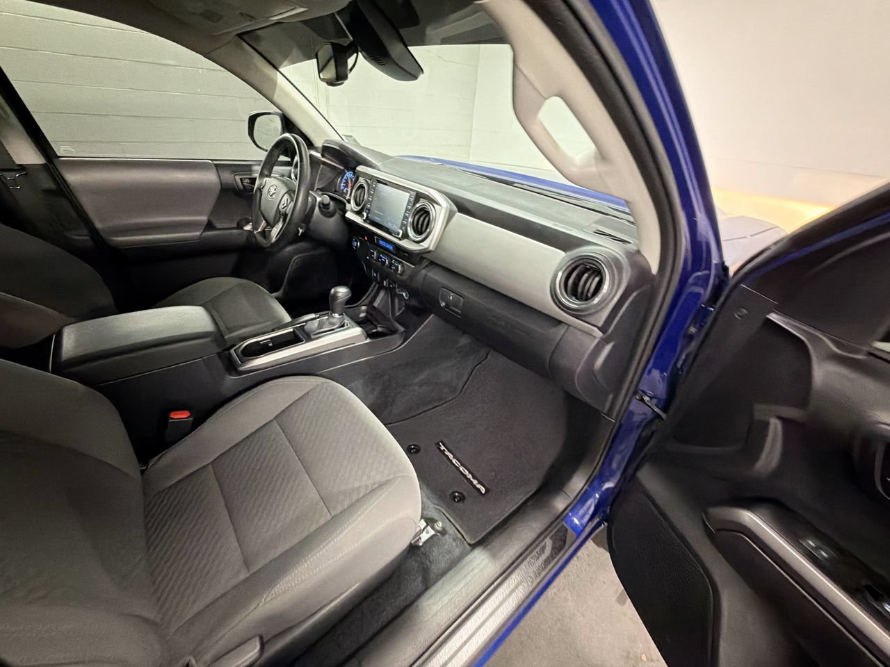 Used 2023 Toyota Tacoma SR5 RWD image 26