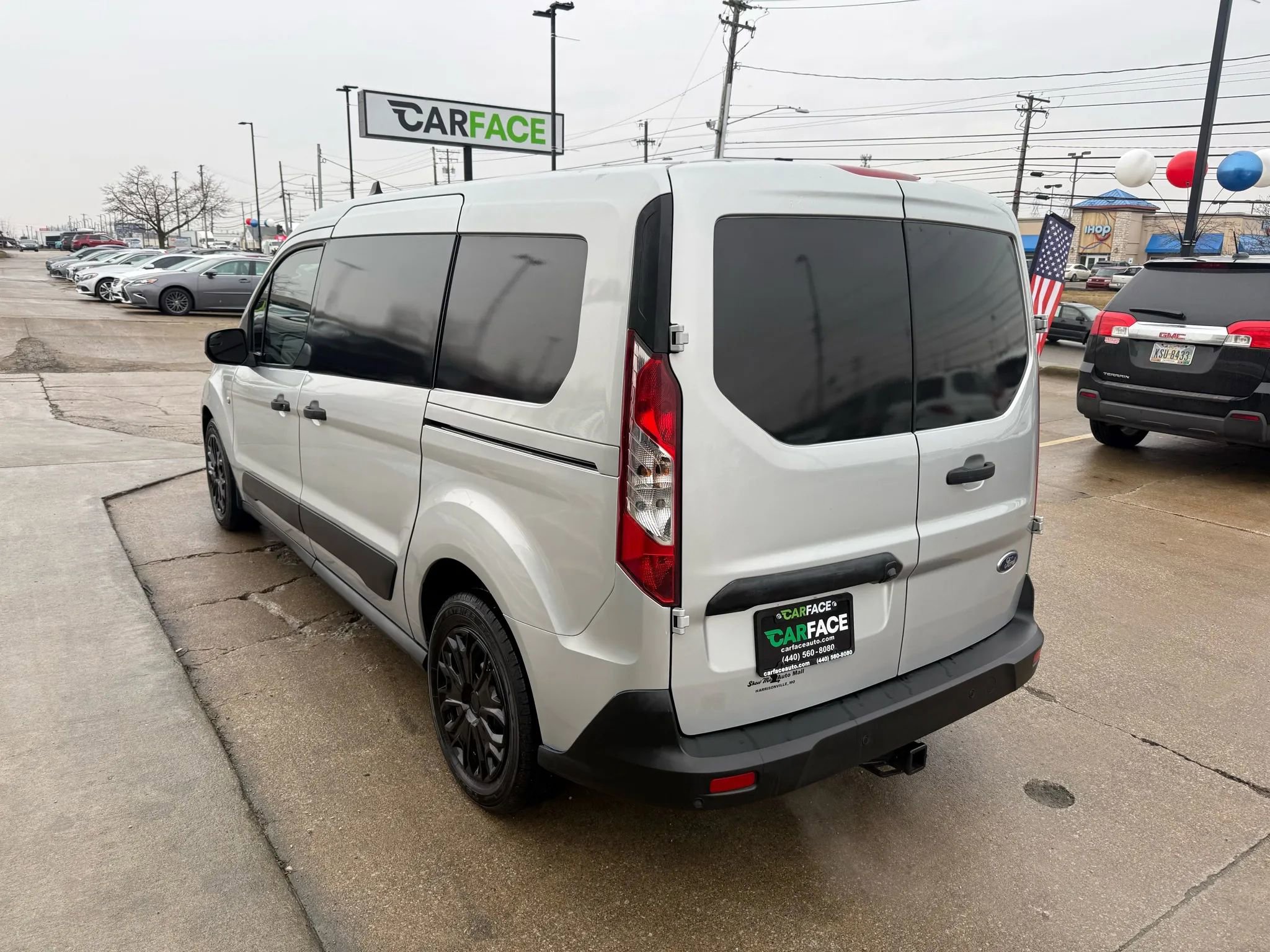 Used 2022 Ford Transit Connect XLT image 8