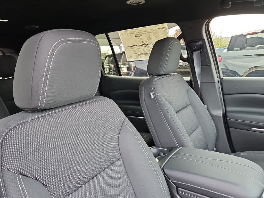 Used 2026 Chevrolet Traverse LT w/ Driver Confidence Package FWD image 17